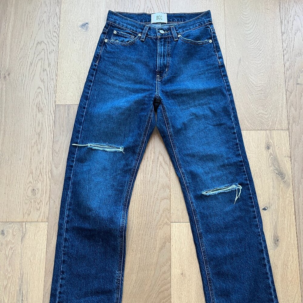 Like New BDG Distressed Size 26 Cowboy Distressed Jeans